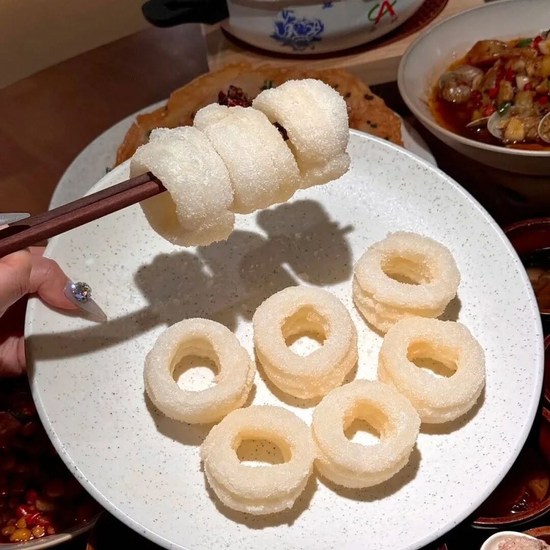 Nanchang white sugar cake, a fried street snack